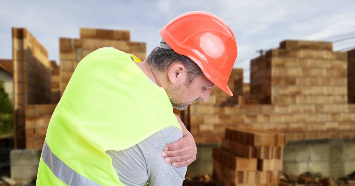 worker-who-has-suffered-job-related-shoulder-injury-in-Houston